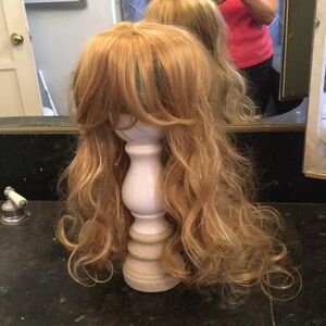 Blonde Wavy Hair Wig